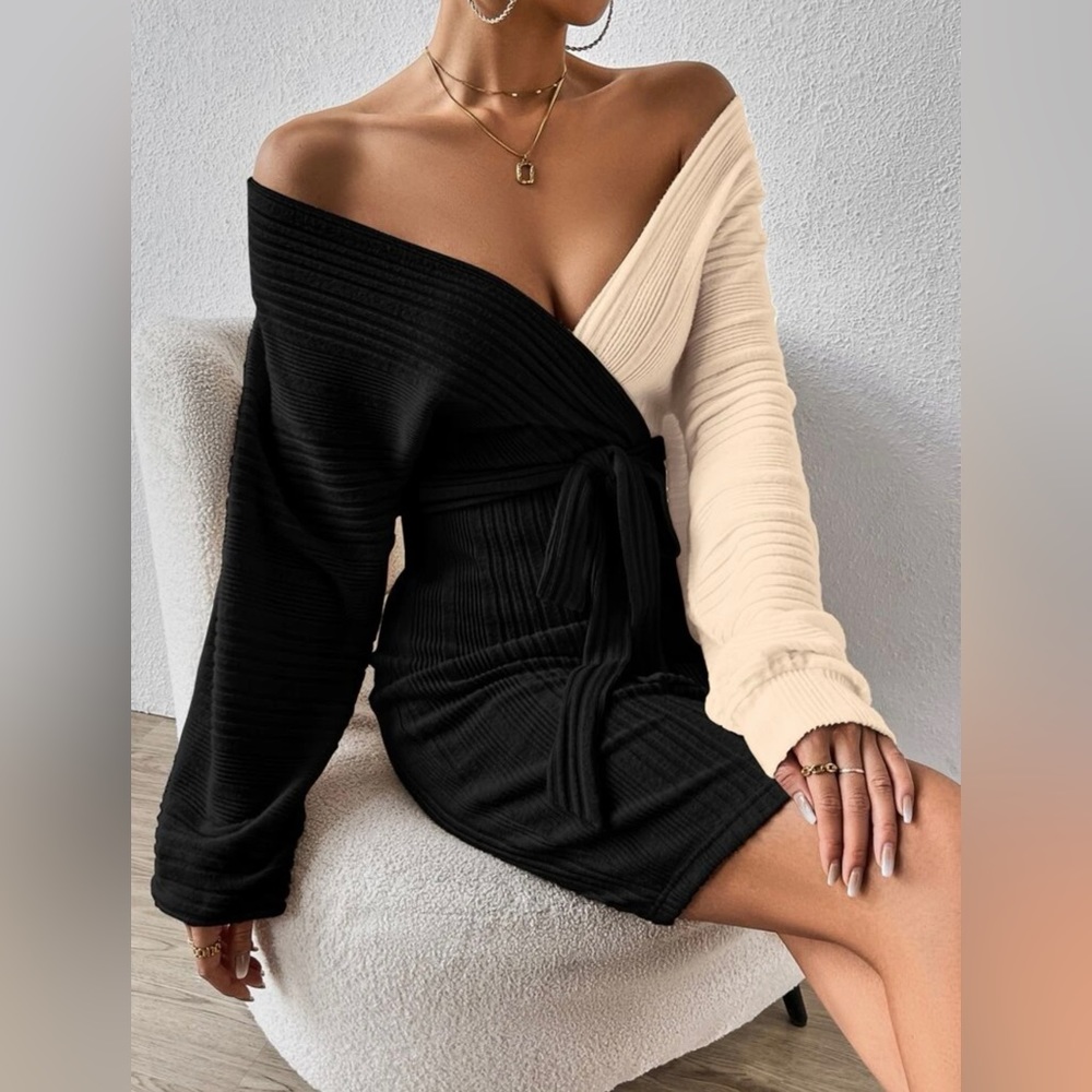 NWOT (L 8/10) SHEIN Privé Two Tone Batwing Sleeve Wrap Belted Bodycon Dress